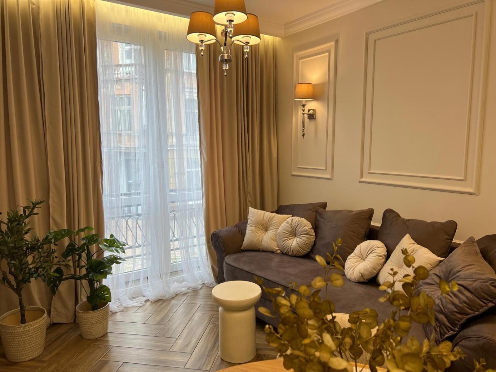 Family & Business Sauna Apartments Plac Wolnosci Centrum Downtow, - Piekny Apartament - 5 Bedroom With Private Sauna, Bath With Hydromassage, Parking, Catering Options Kielce Exterior foto