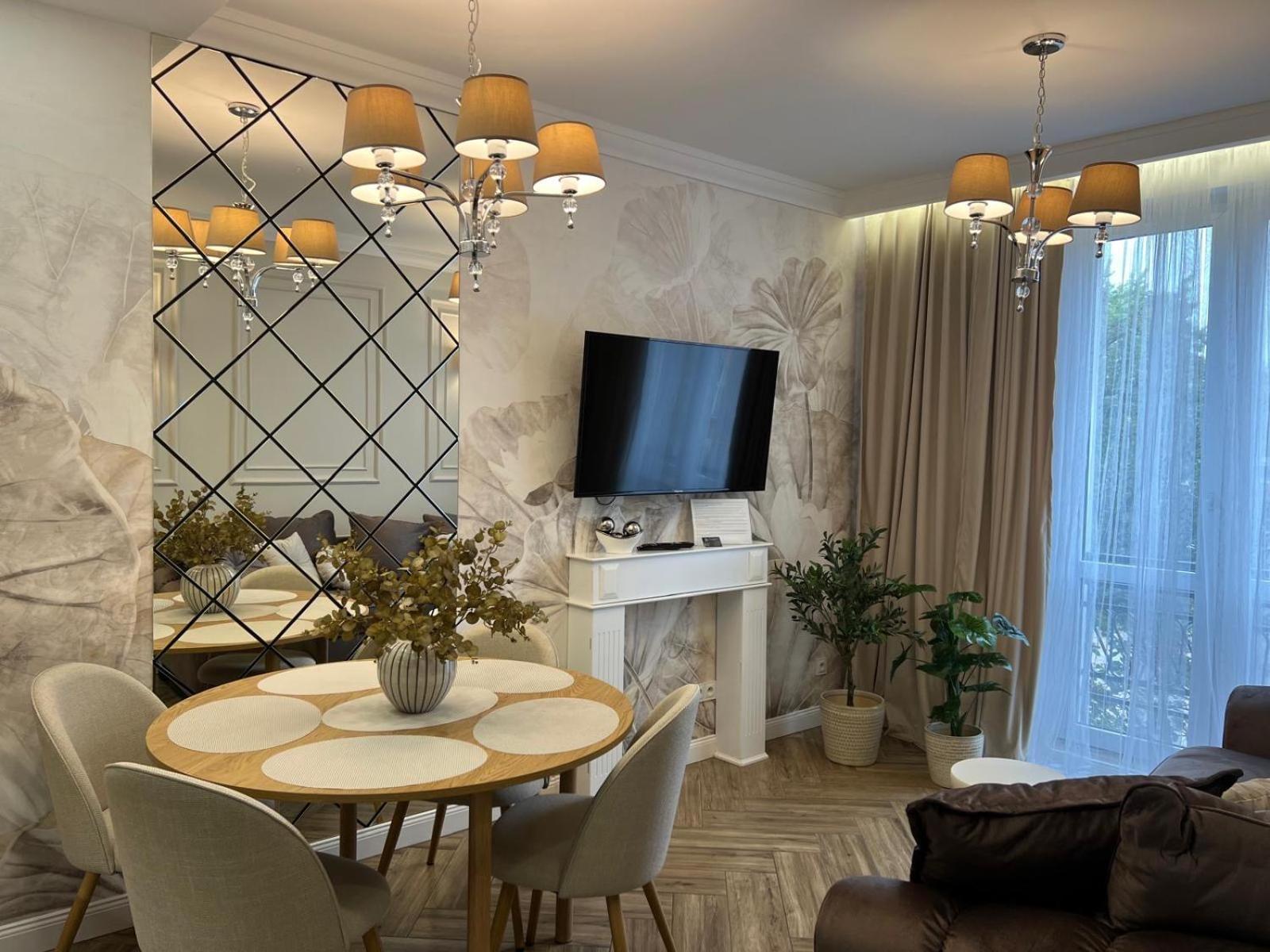 Family & Business Sauna Apartments Plac Wolnosci Centrum Downtow, - Piekny Apartament - 5 Bedroom With Private Sauna, Bath With Hydromassage, Parking, Catering Options Kielce Exterior foto
