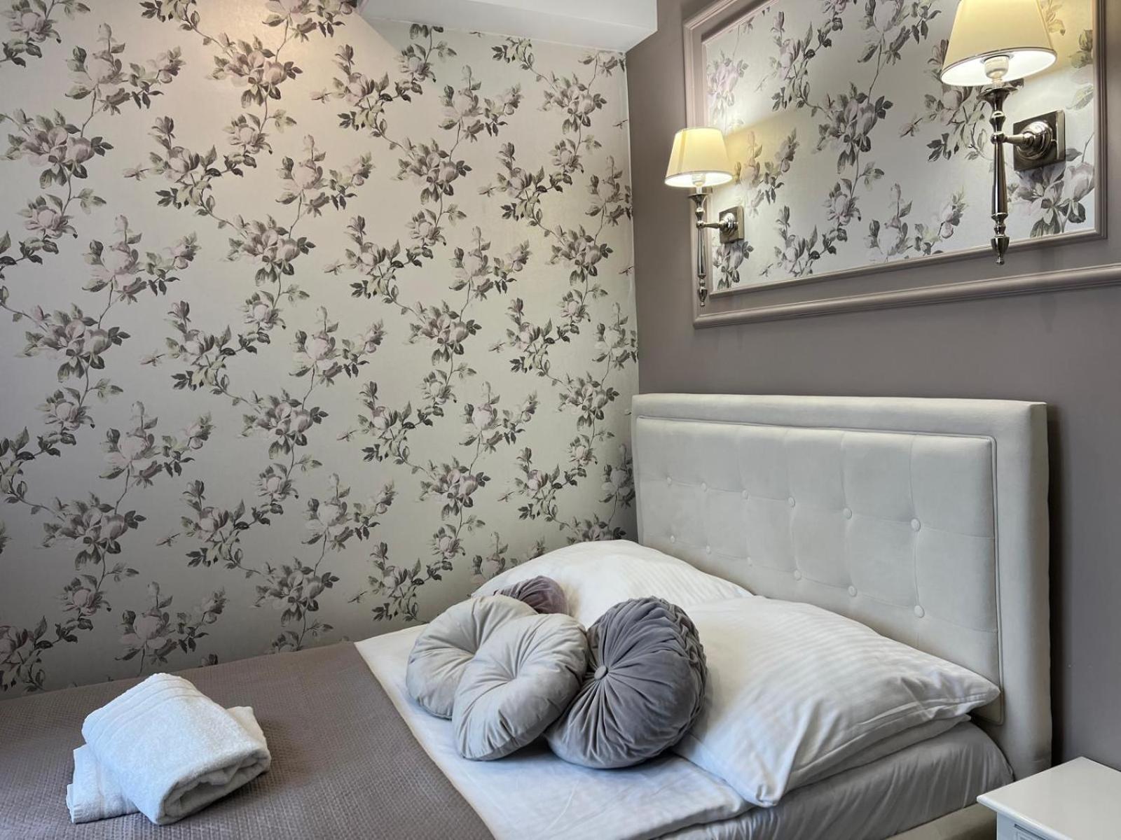 Family & Business Sauna Apartments Plac Wolnosci Centrum Downtow, - Piekny Apartament - 5 Bedroom With Private Sauna, Bath With Hydromassage, Parking, Catering Options Kielce Exterior foto