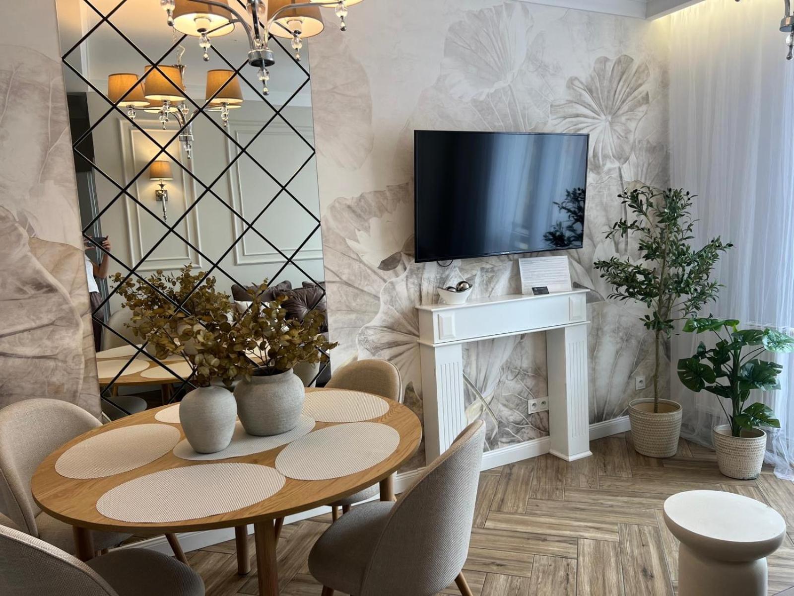 Family & Business Sauna Apartments Plac Wolnosci Centrum Downtow, - Piekny Apartament - 5 Bedroom With Private Sauna, Bath With Hydromassage, Parking, Catering Options Kielce Exterior foto